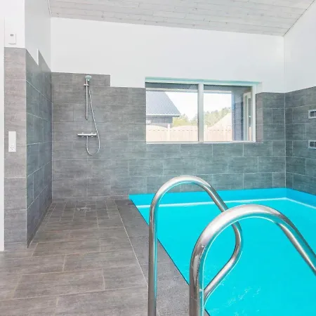 Casa de Férias 16 Person In R M *