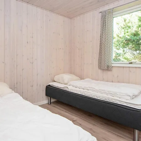 Summer House With Pool, Sauna 度假居